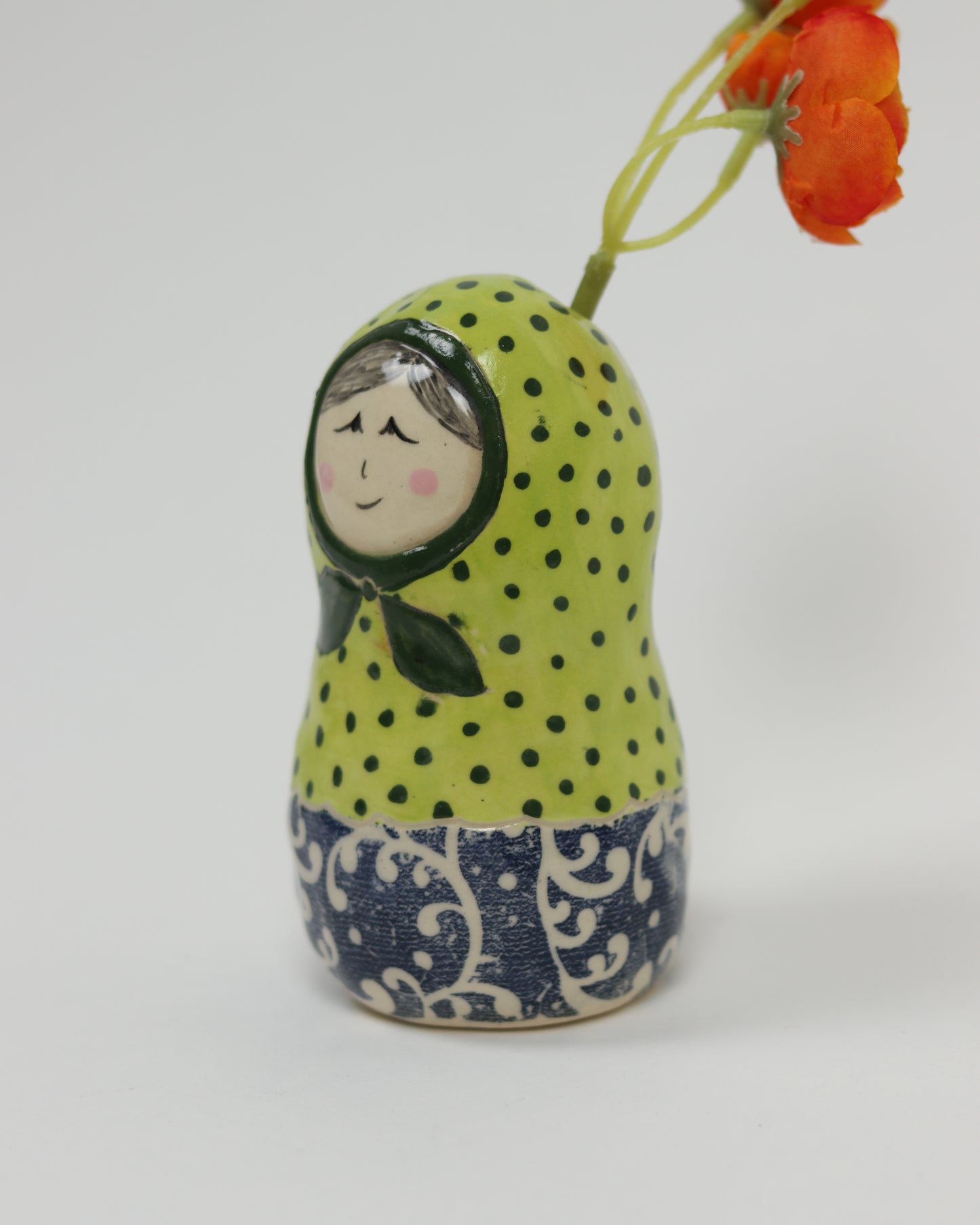 Lady Vase - Isabella