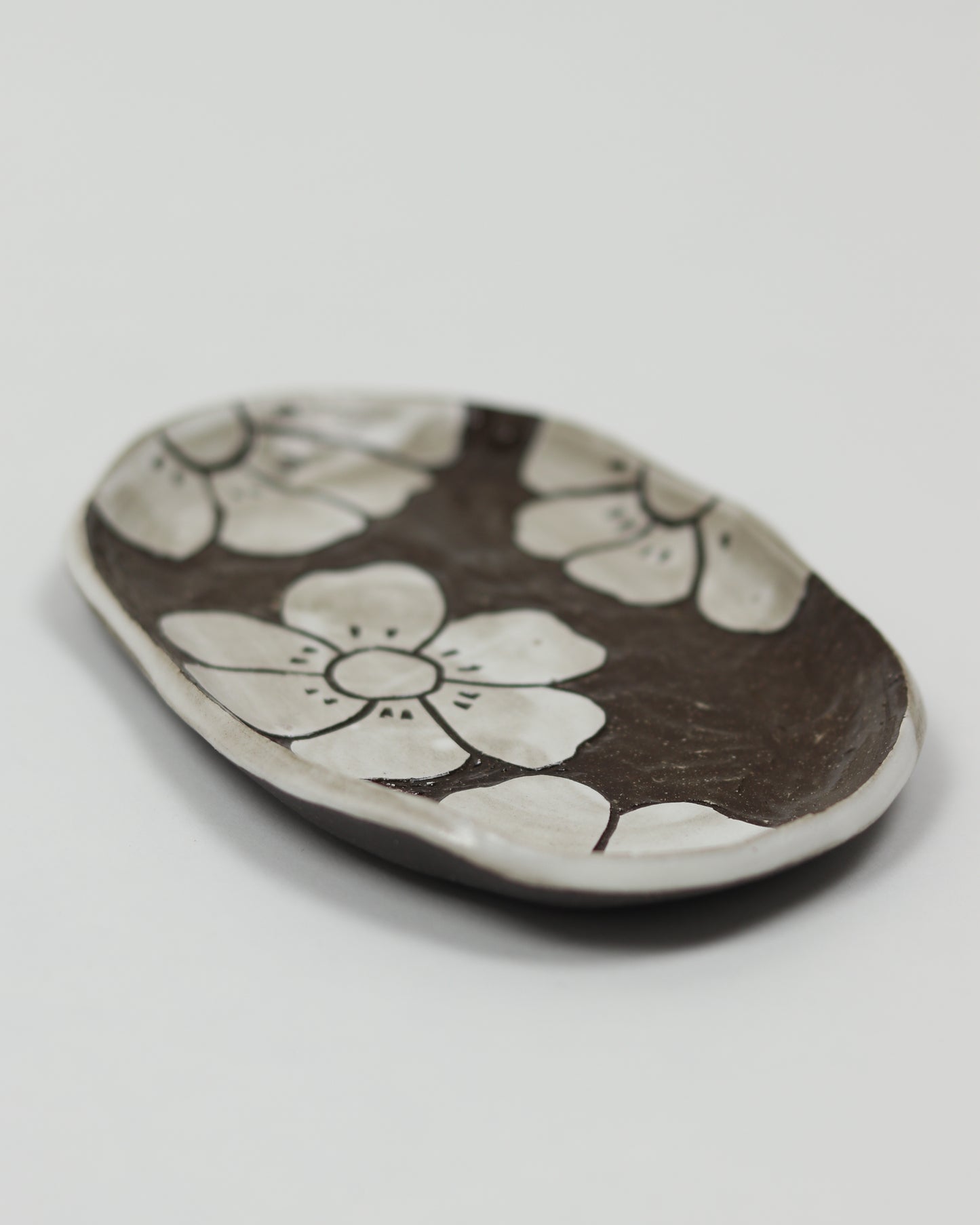 Oval Carved Flower Plate