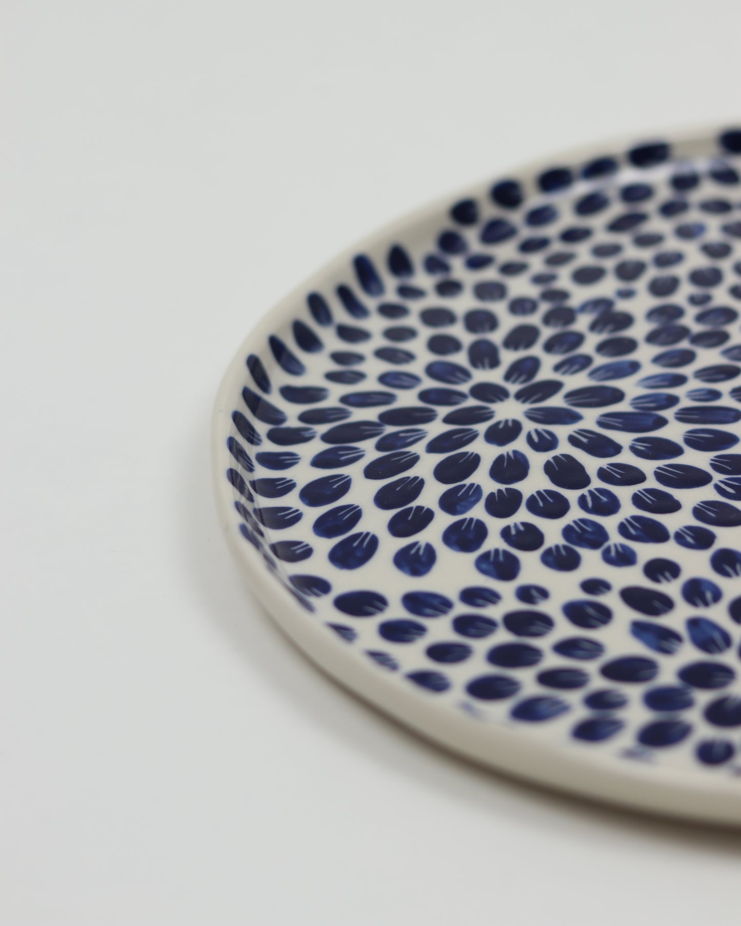 Round Platter with Petals