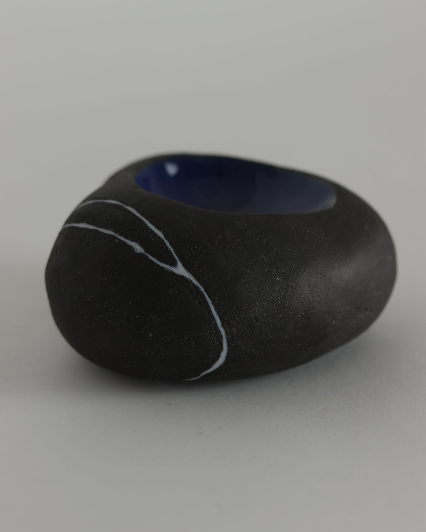 Heart Shaped Wishing Stone Jewelry Holder (blue center)