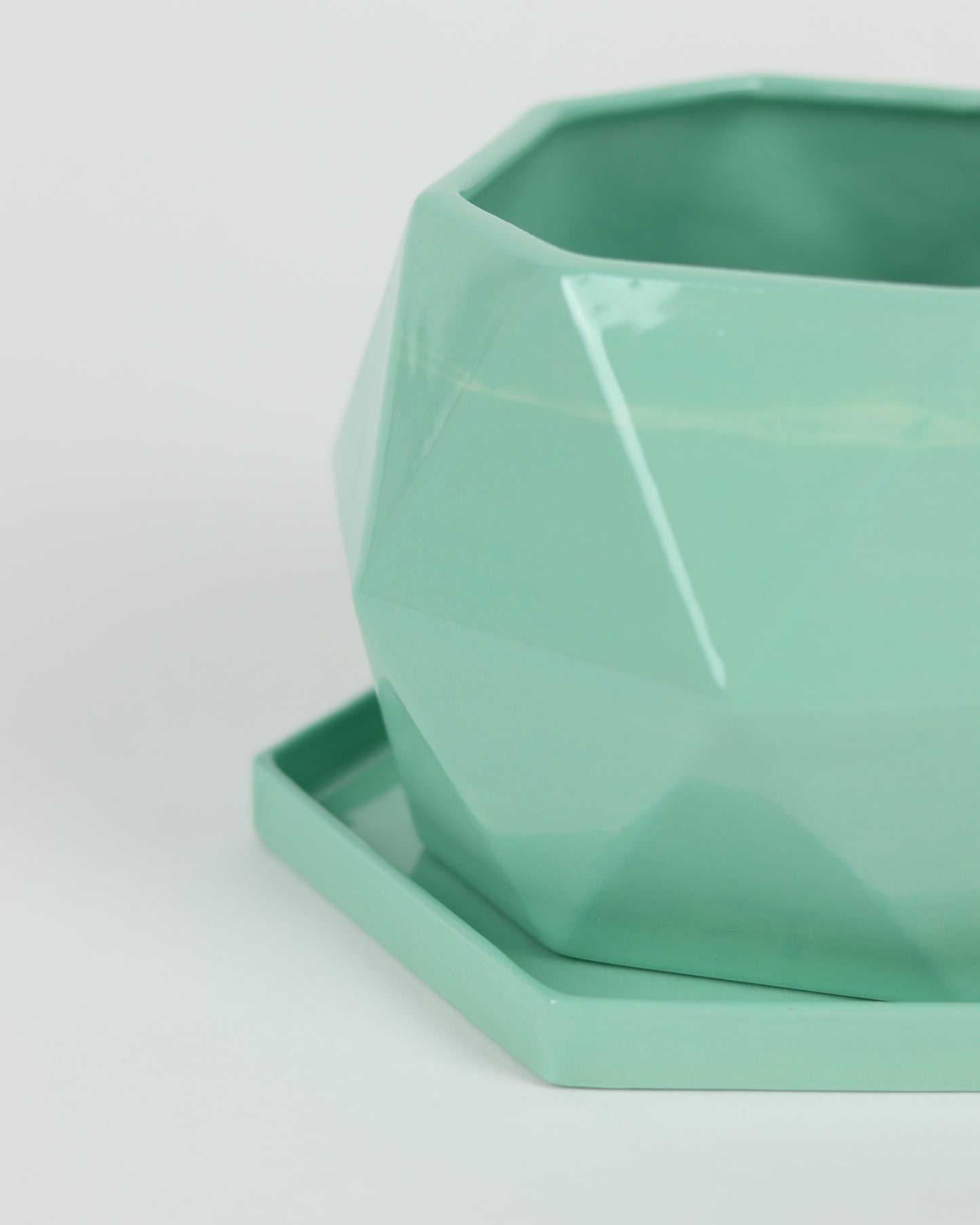 Kara Planter with Drain Plate
