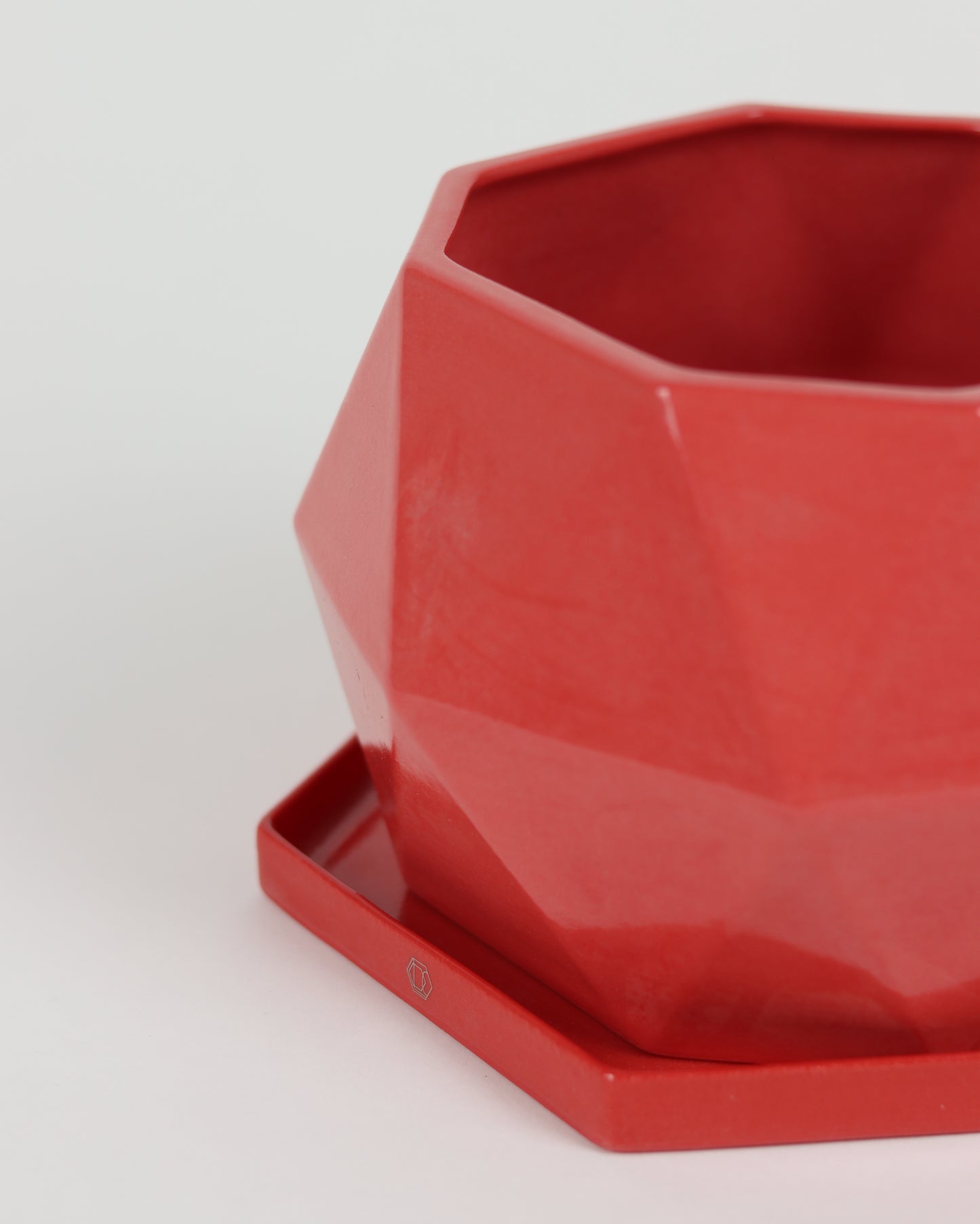 Kara Planter with Drain Plate