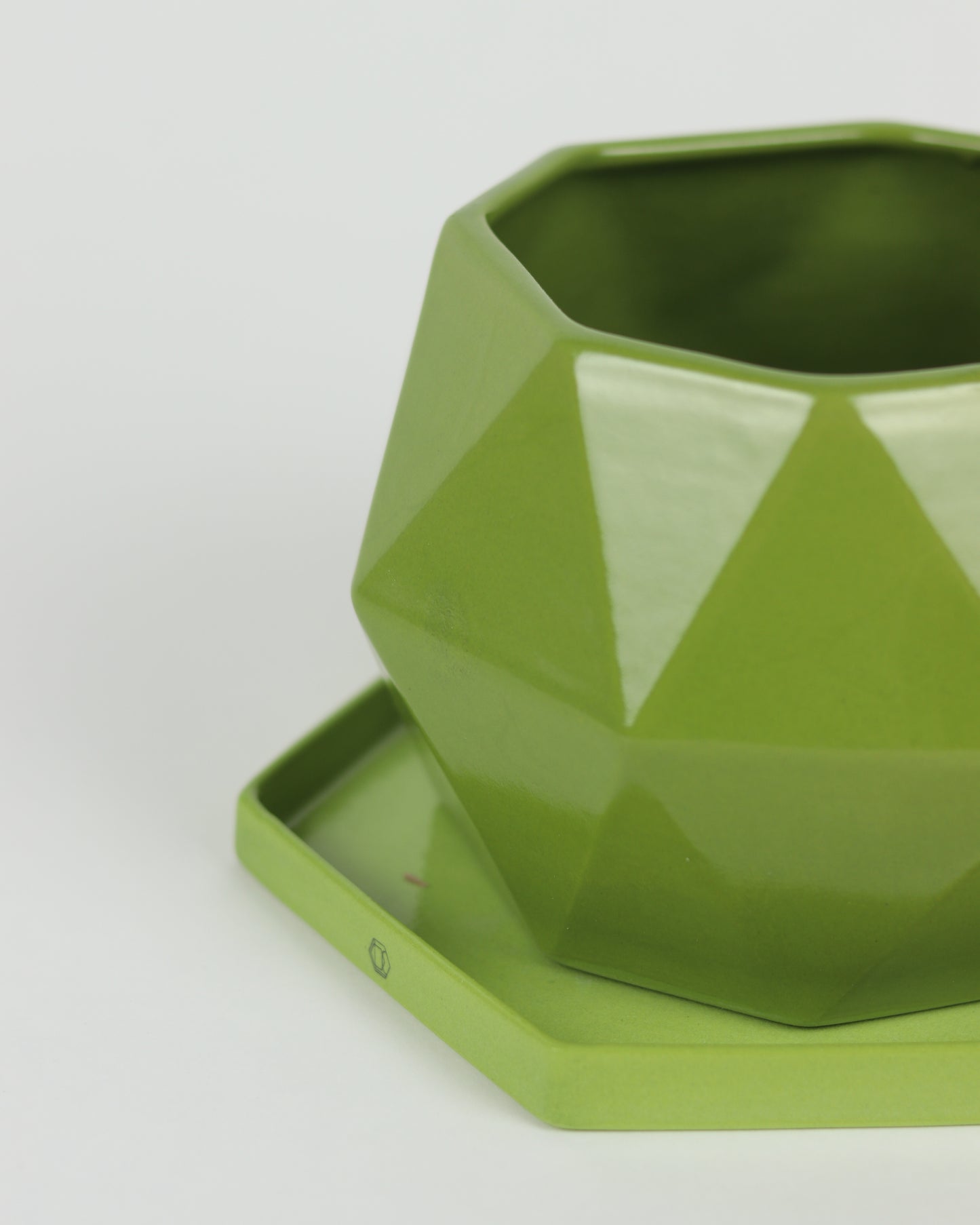 Kara Planter with Drain Plate