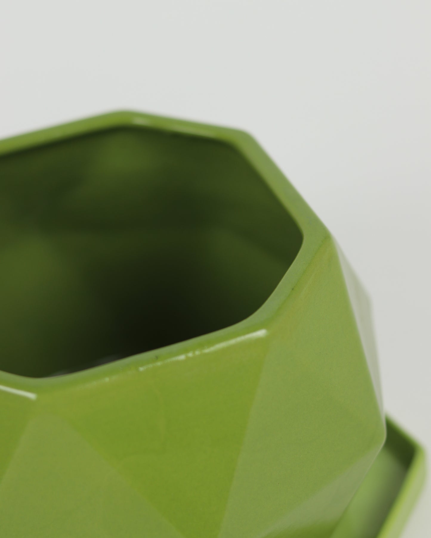 Kara Planter with Drain Plate