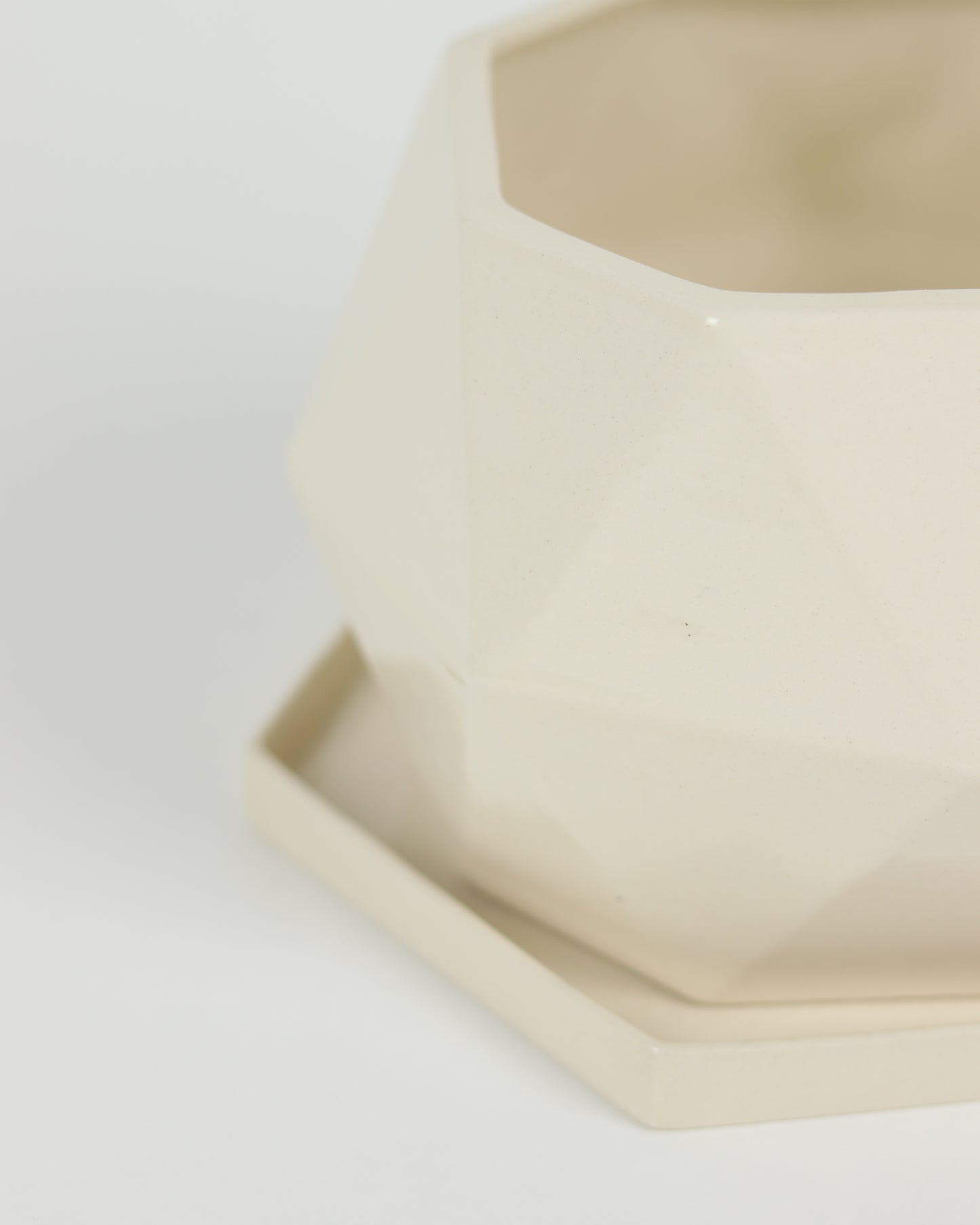 Kara Planter with Drain Plate
