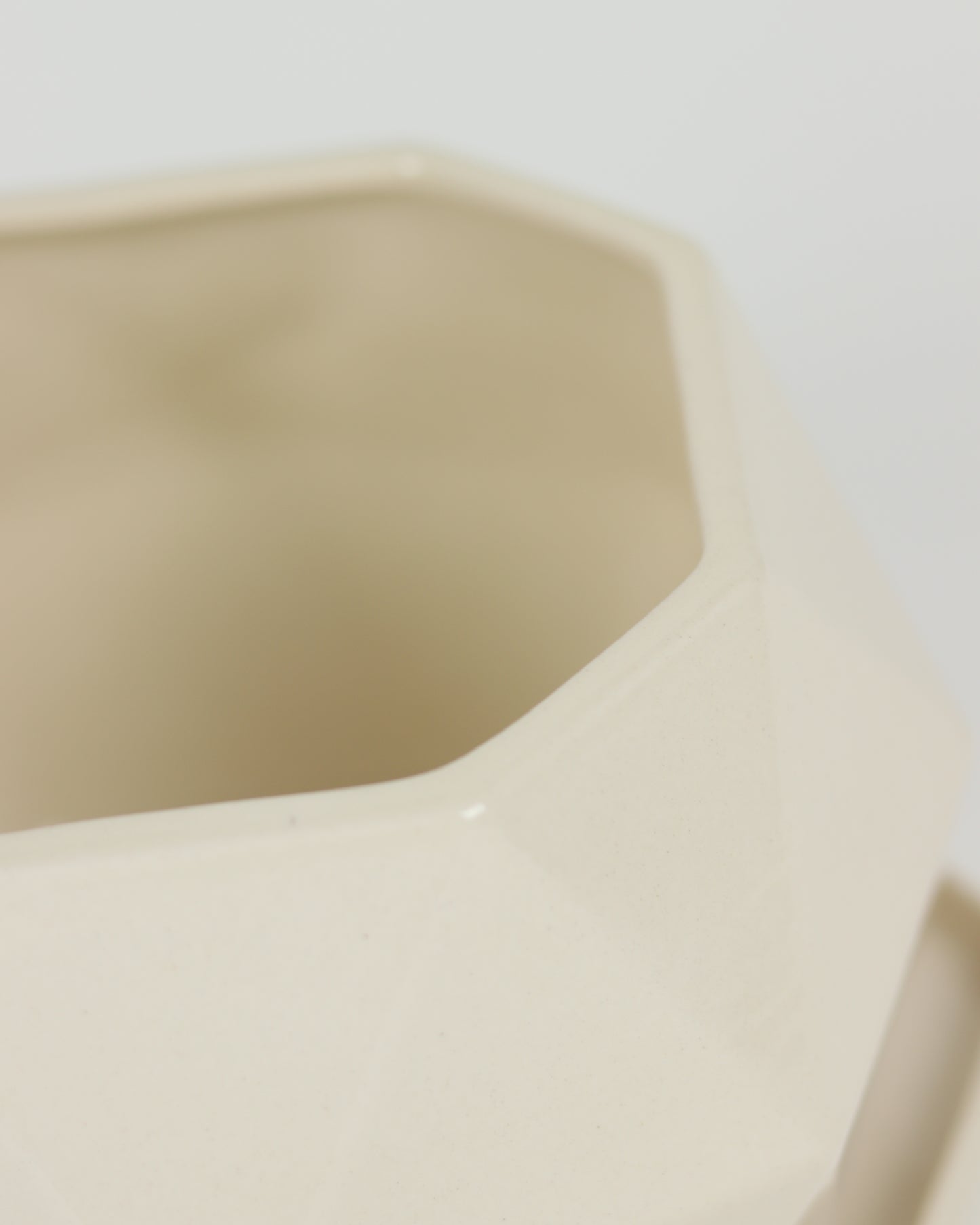 Kara Planter with Drain Plate