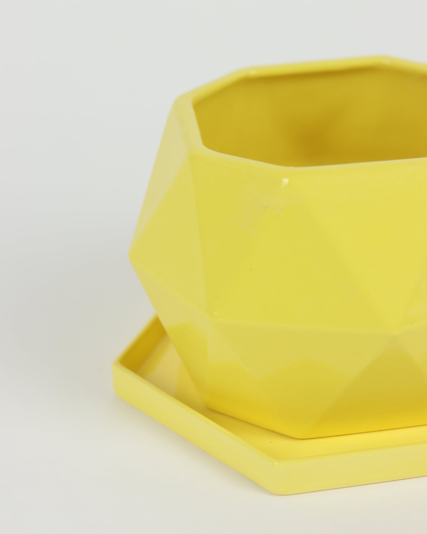 Kara Planter with Drain Plate