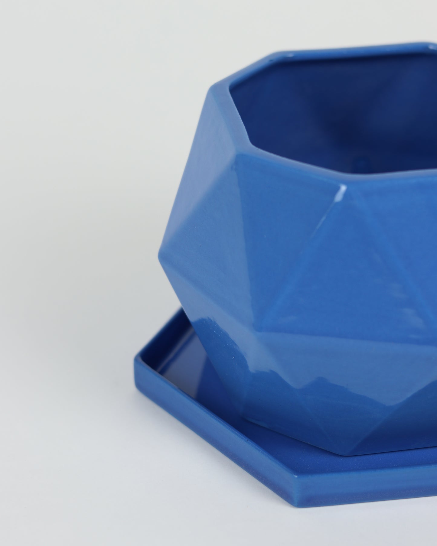 Kara Planter with Drain Plate