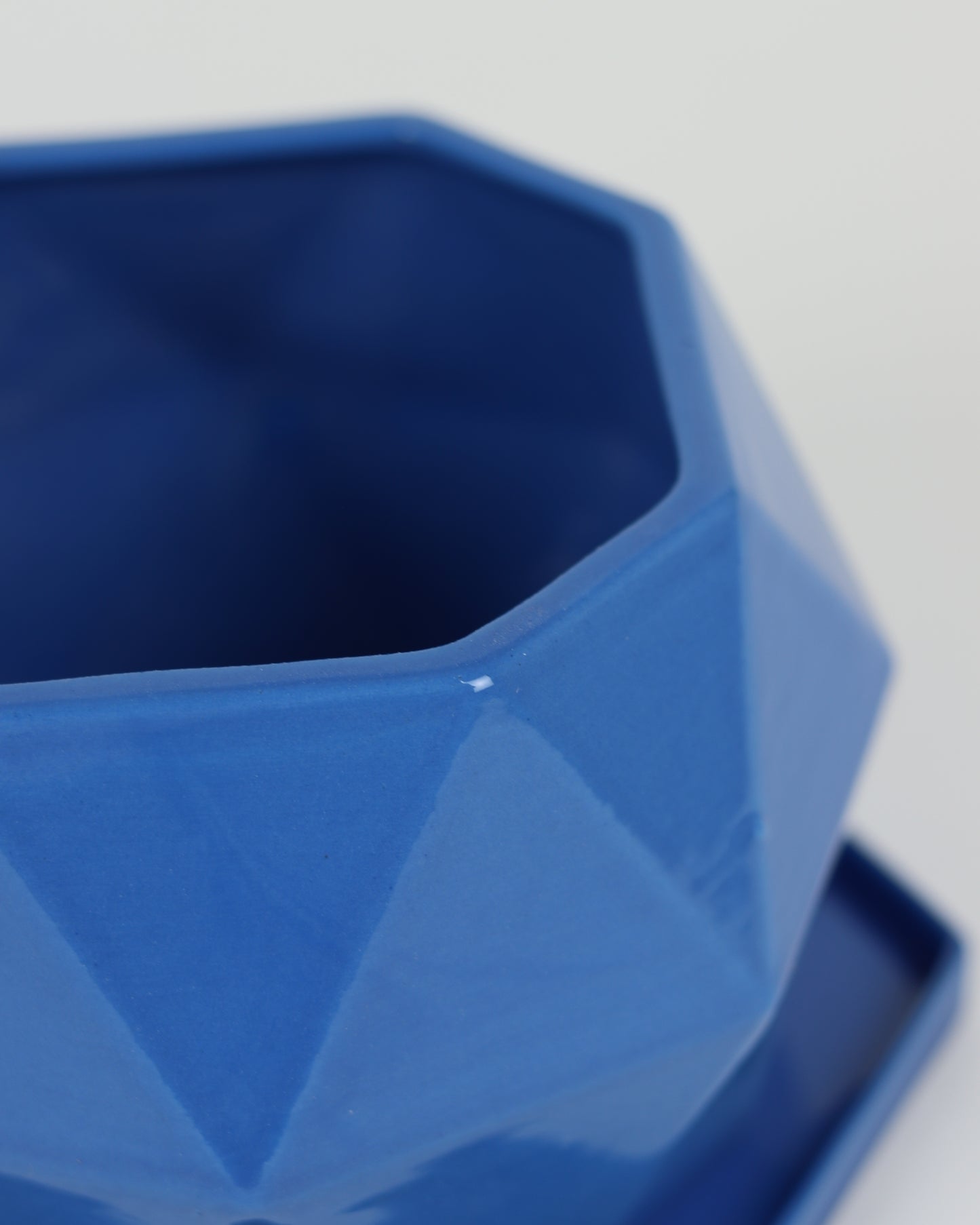 Kara Planter with Drain Plate