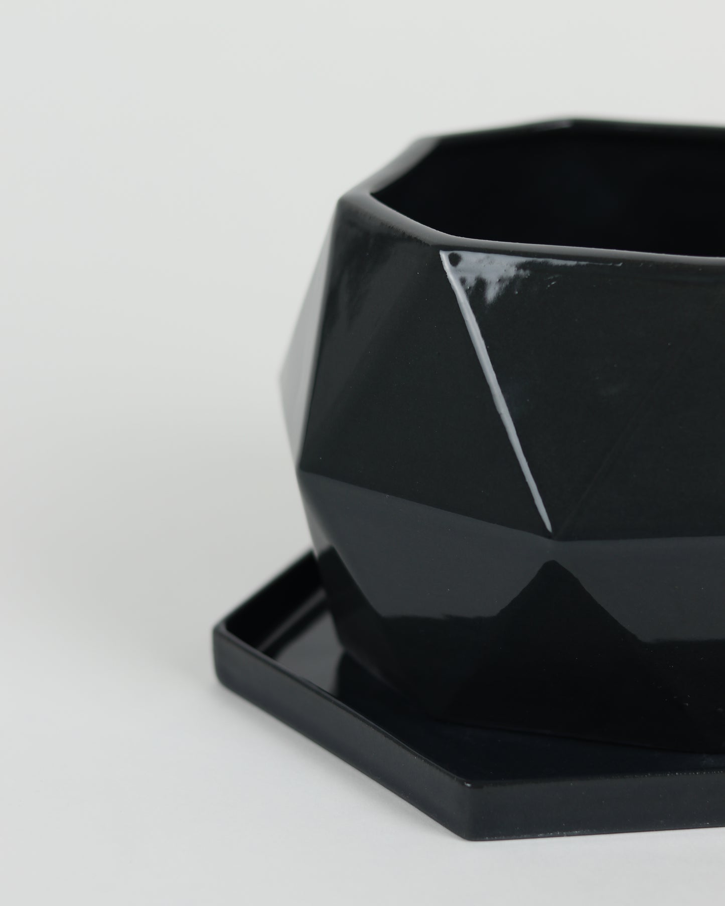 Kara Planter with Drain Plate