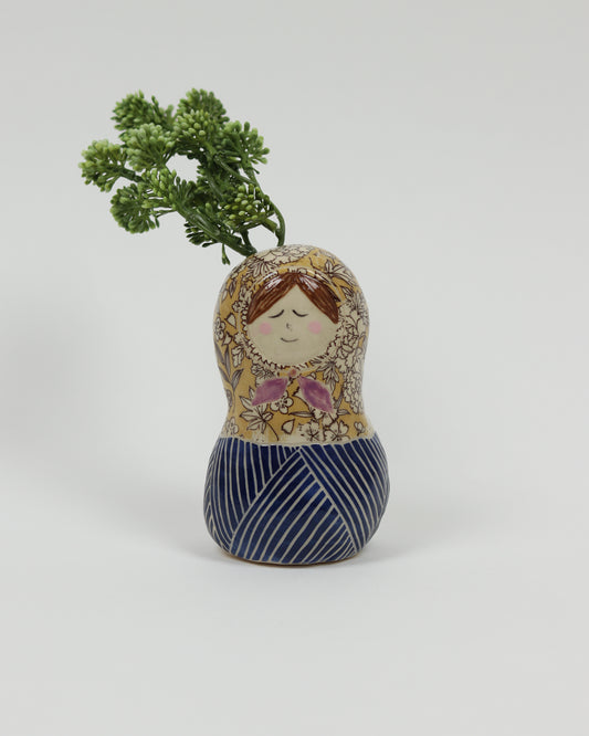 Lady Vase - Margaret