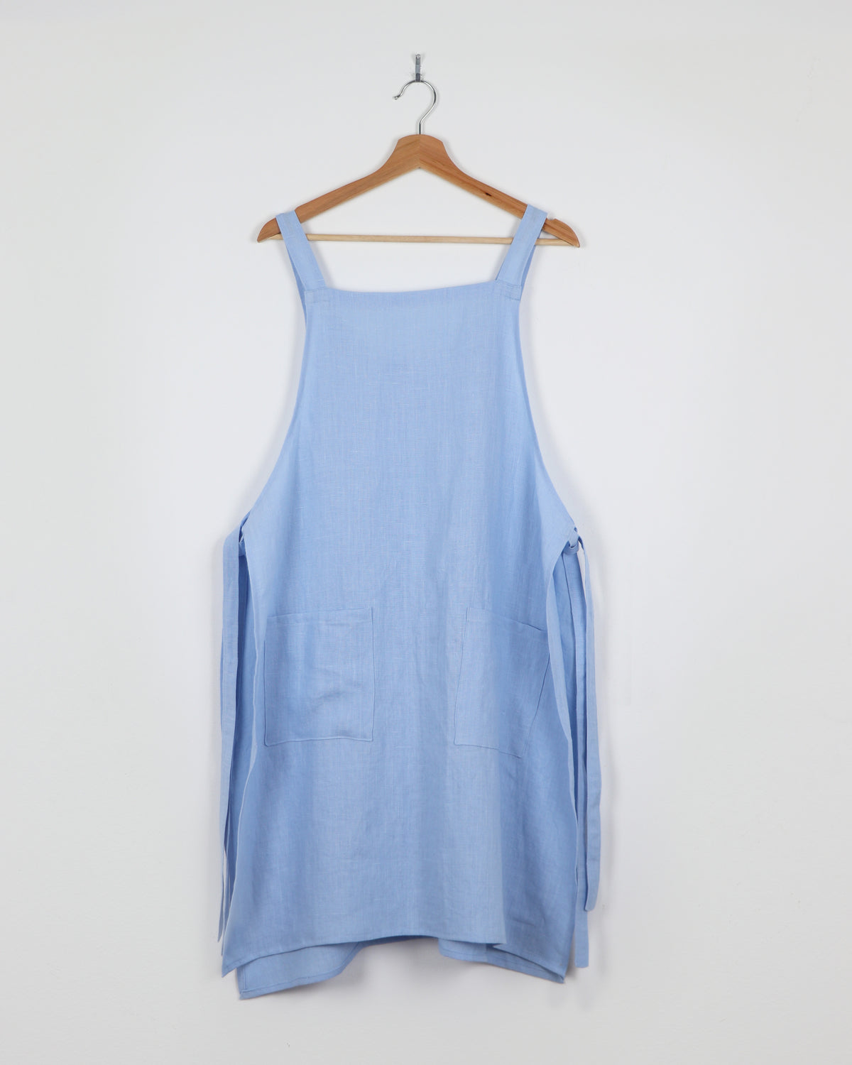 Vera Linen Apron in Pale Blue