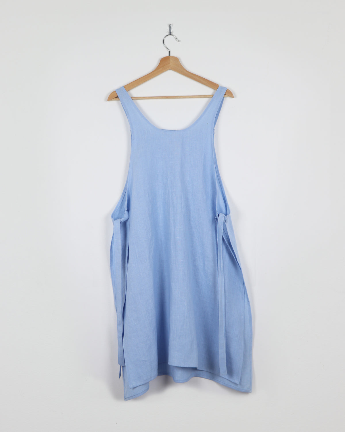 Vera Linen Apron in Pale Blue