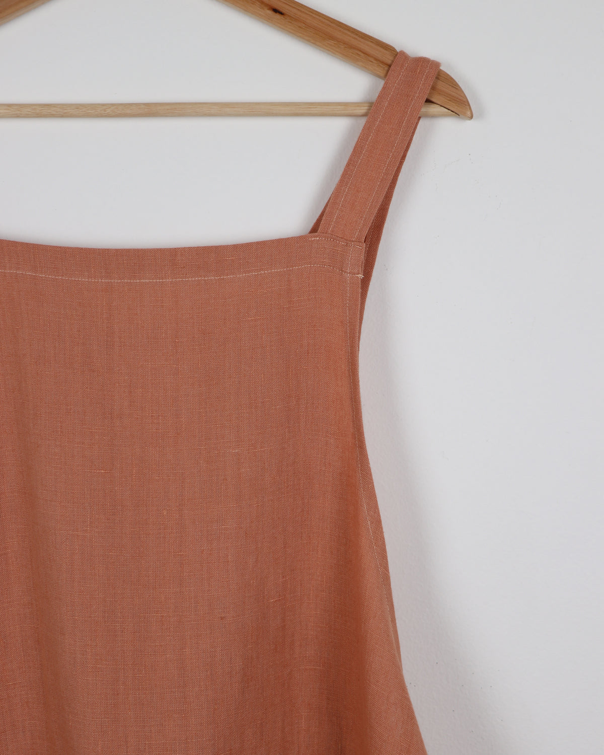 Vera Linen Apron in Terracotta