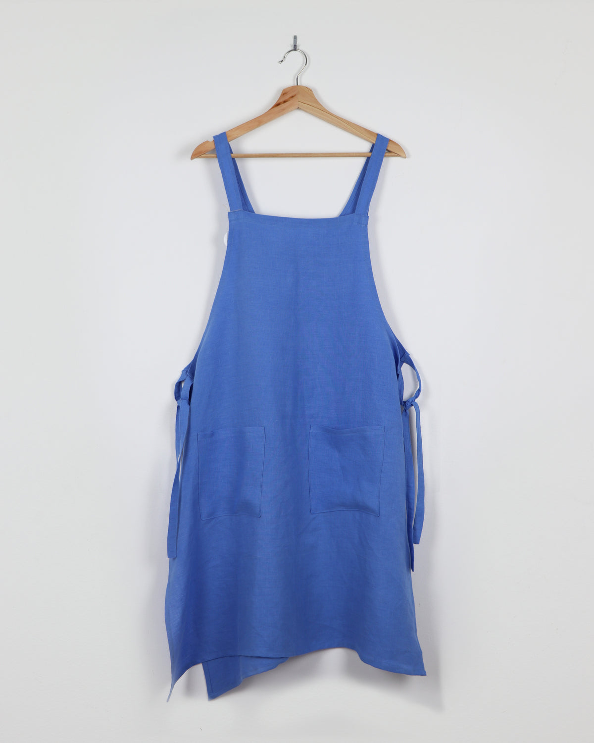 Vera Linen Apron in Periwinkle