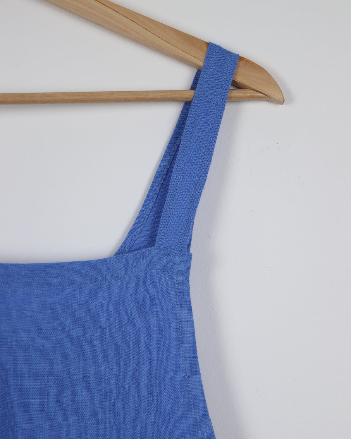 Vera Linen Apron in Periwinkle