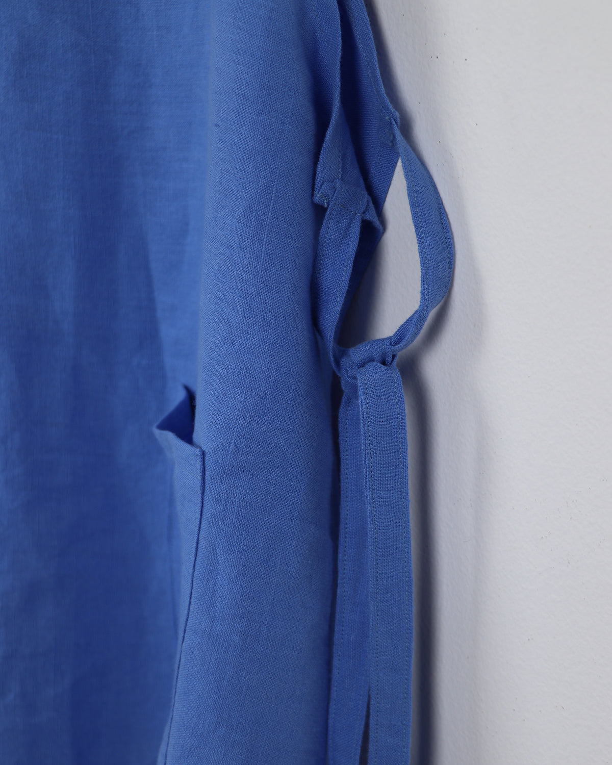 Vera Linen Apron in Periwinkle