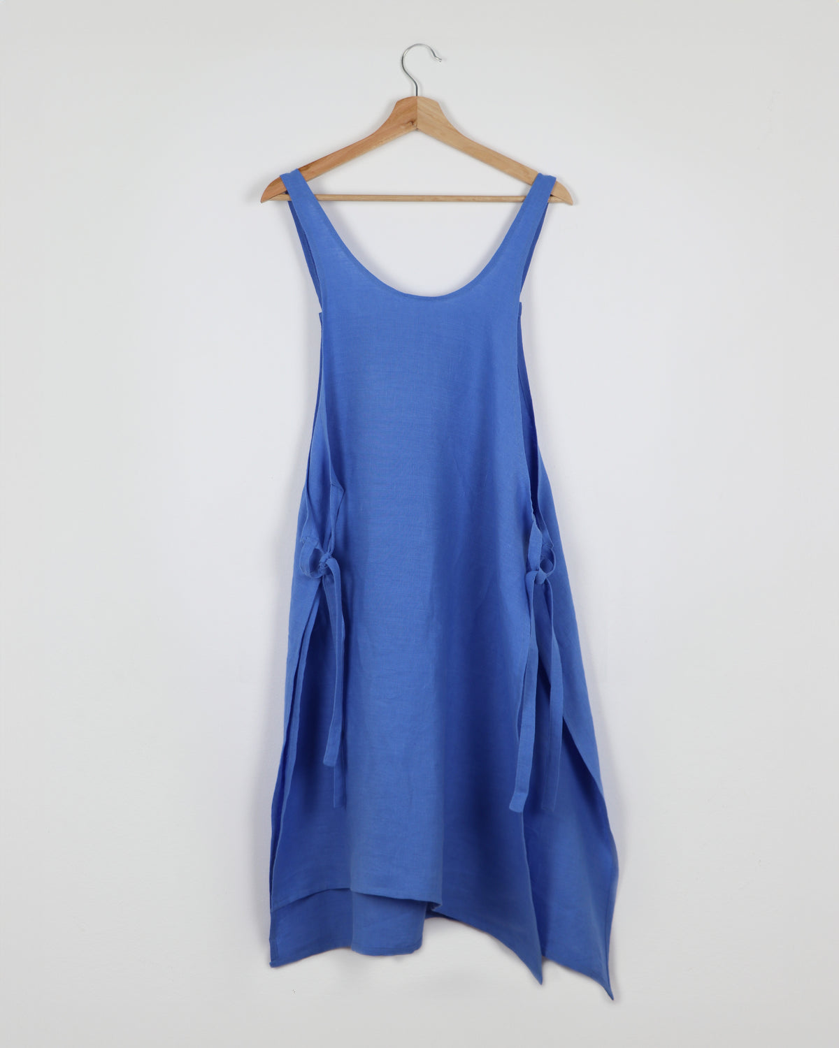 Vera Linen Apron in Periwinkle
