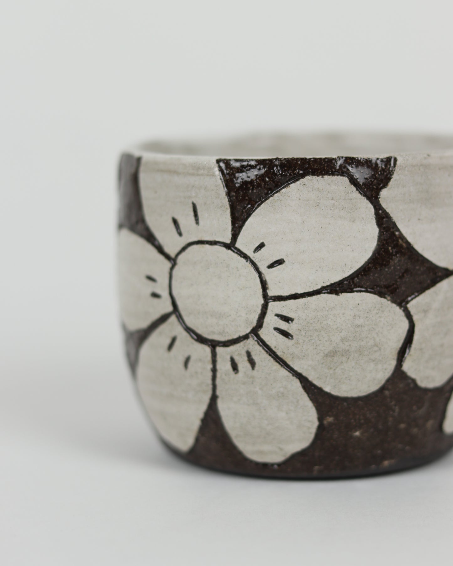 Carved Daisy Cup 3