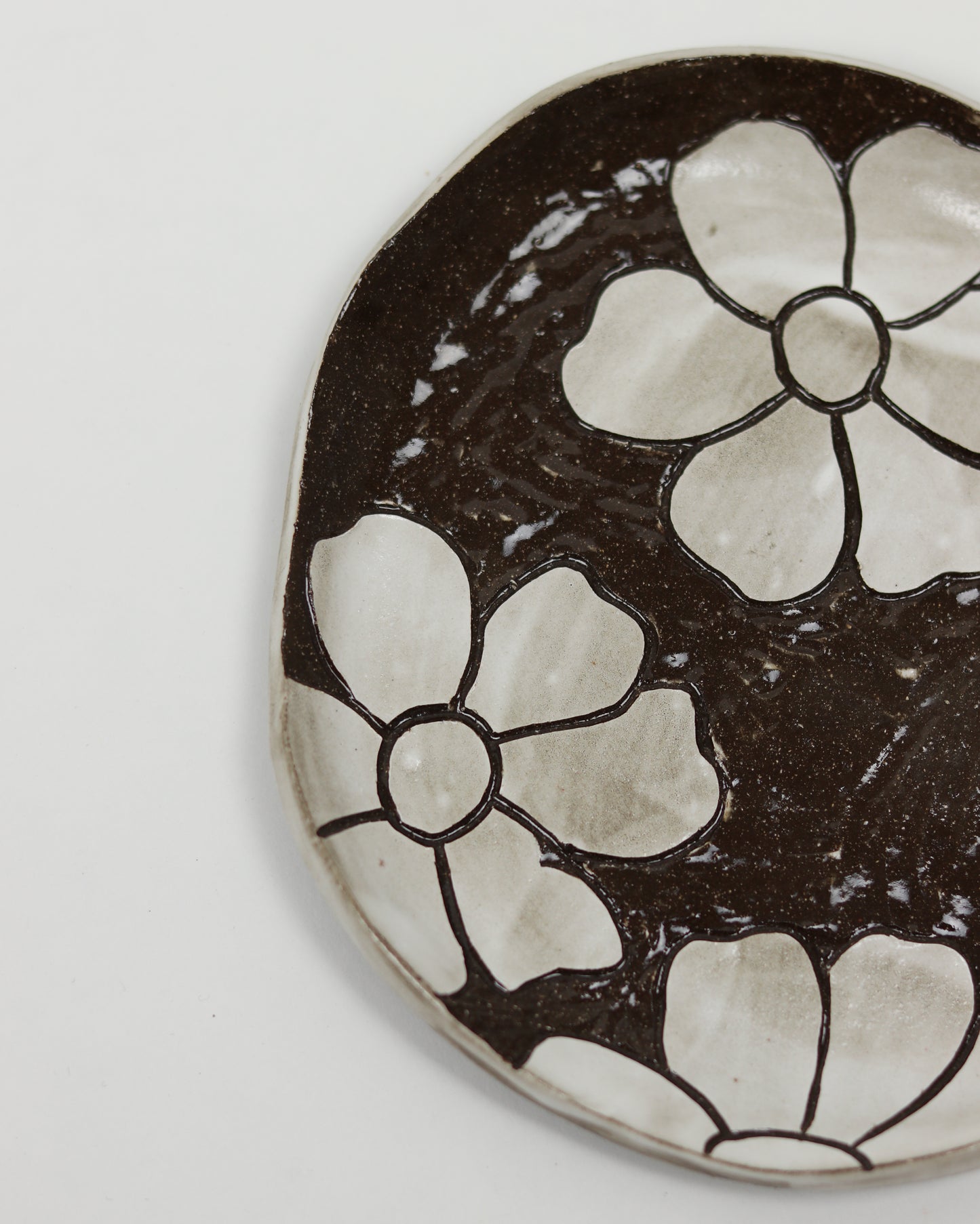 Carved Flowers Plate