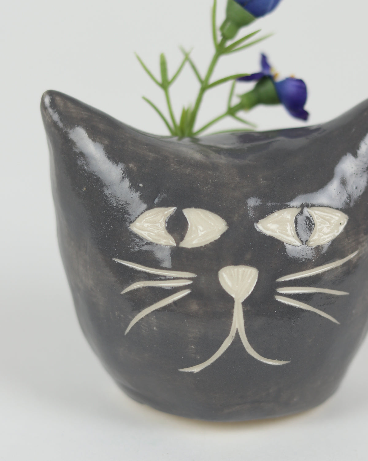 Cat Vase in Gray