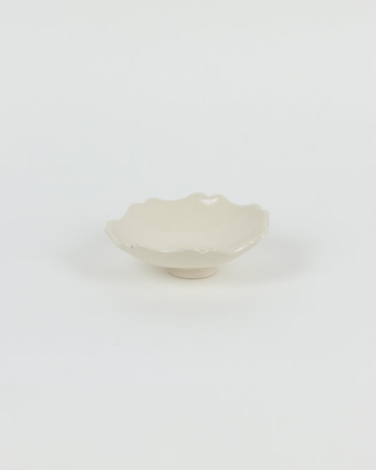 Scalloped Bowls White