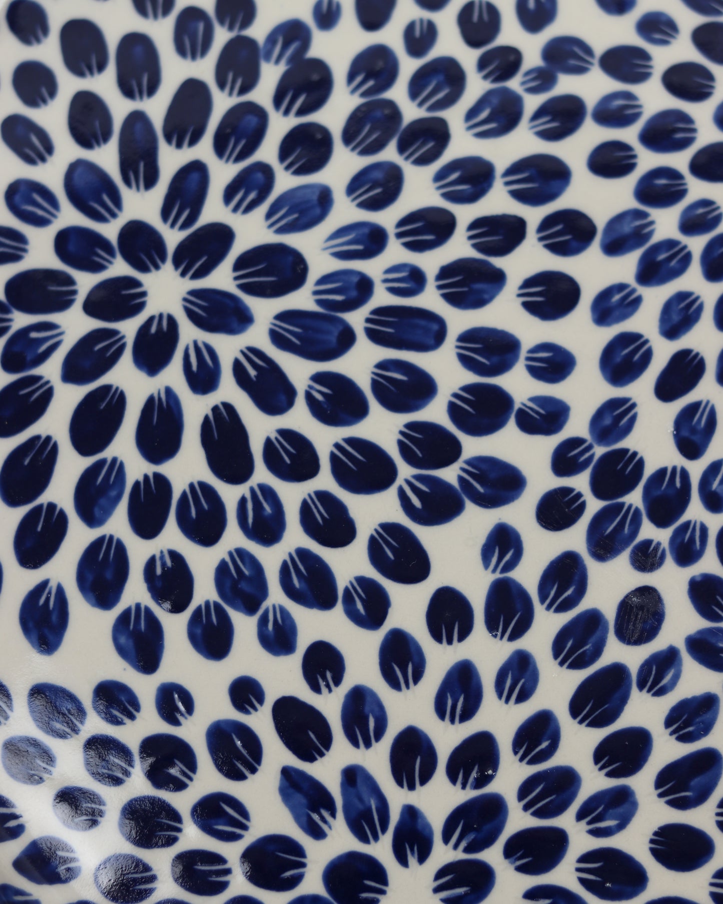 Round Platter with Petals