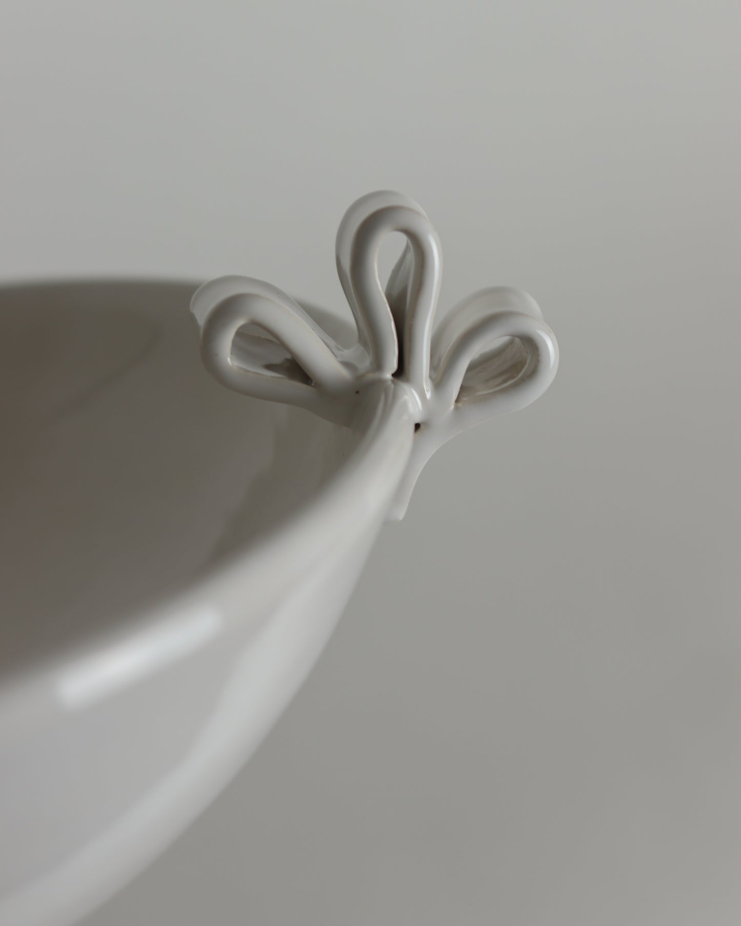 Bowl Pedestal with Bows