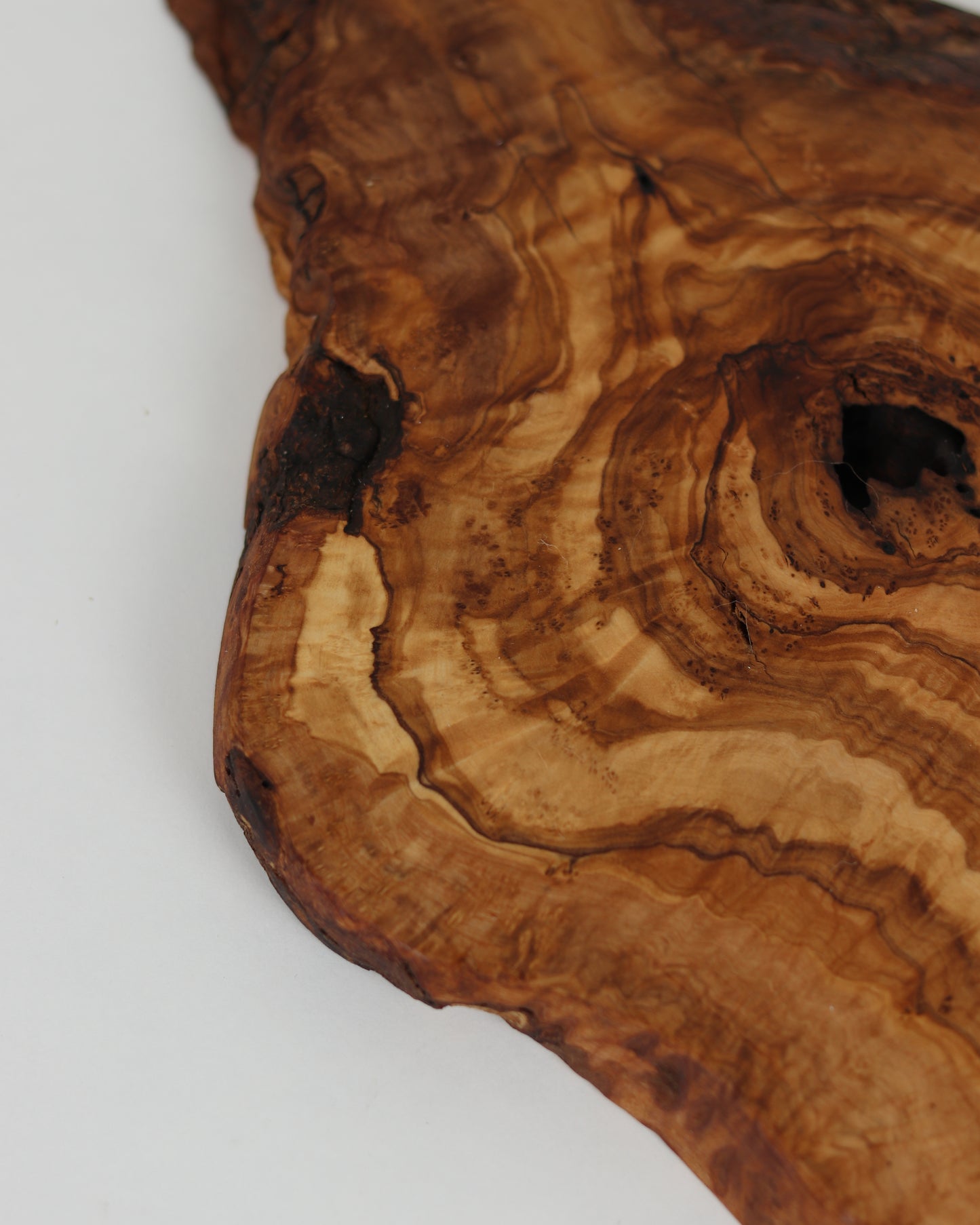 Medium Live Edge Charcuterie 1