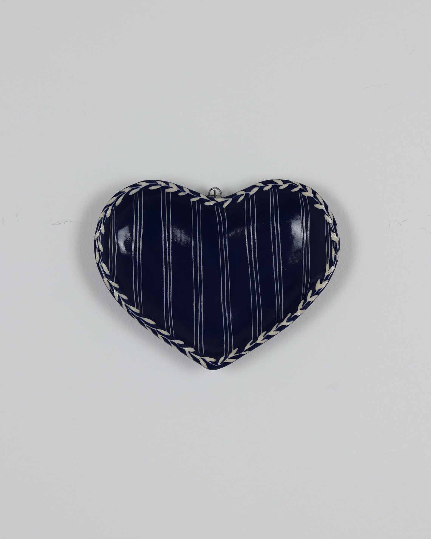 Hanging Heart Dish with Stripes & Leaves