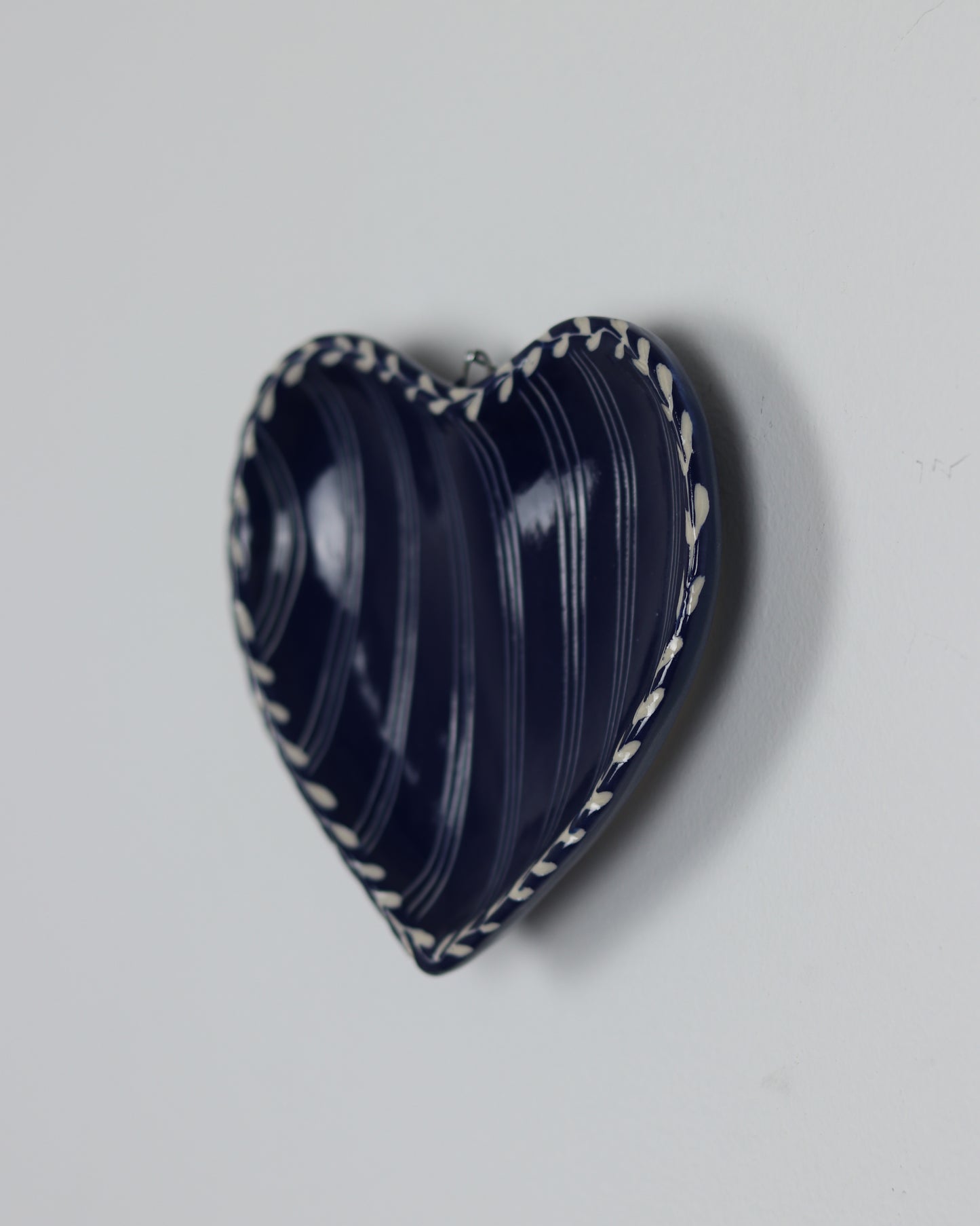 Hanging Heart Dish with Stripes & Leaves