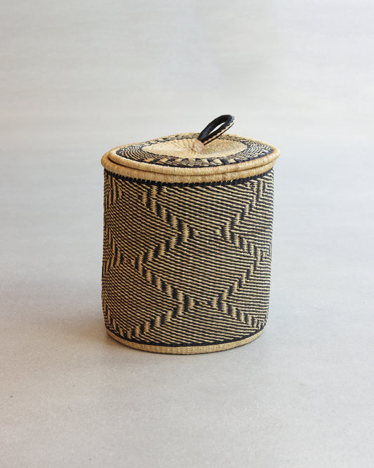 Medium Lidded Laundry Basket